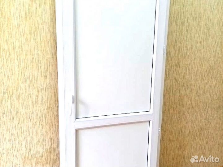 Дверь пластиковая новая
