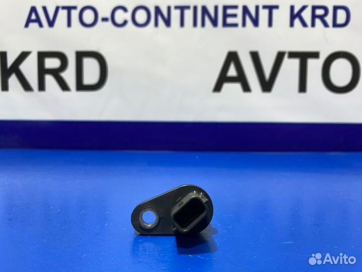 Датчик положения распредвала Nissan Serena C26