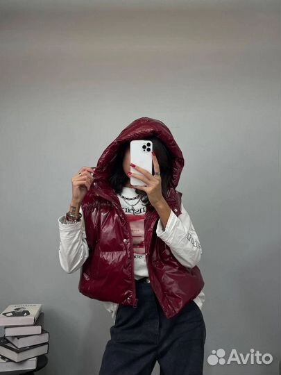 Жилетка глянцевая женская