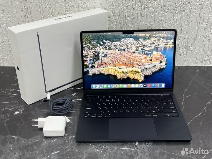 Apple Macbook Air M2/идеал/9 циклов