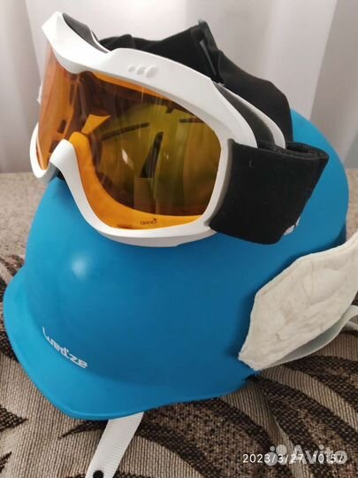 Шлем горнолыжный и очки
