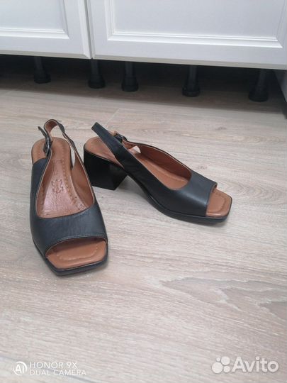 Босоножки женские pierre cardi новые каблук 3-4 см