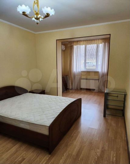 2-к. квартира, 90 м², 2/8 эт.