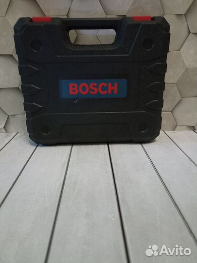 Шуруповерт ударный bosch новый