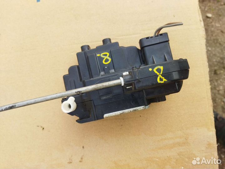 Замок 5 двери Ниссан cube Z11