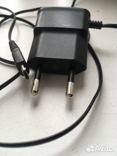 Зарядки для телефонов и навигатора