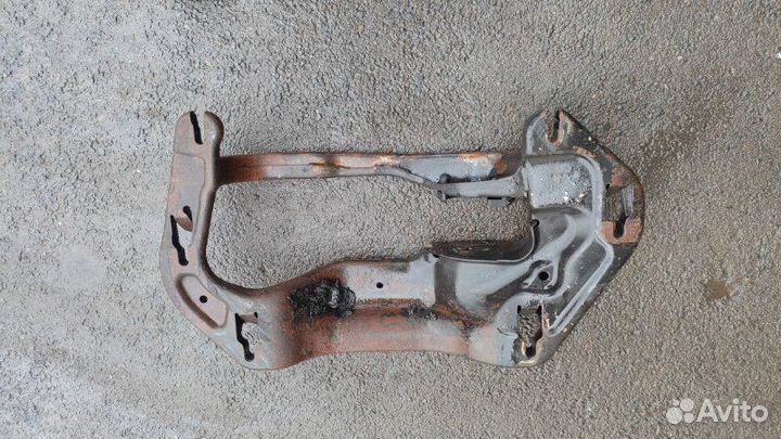 Кронштейн кпп Bmw X6 E71 N54 2008