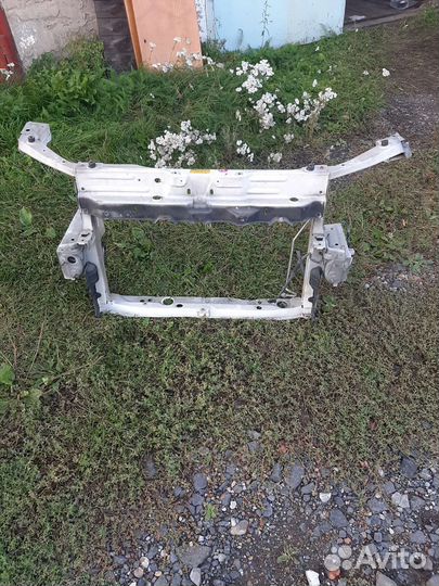 Рамка радиатора тойрта allion