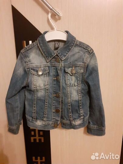 Продам джинсовую куртку детскую