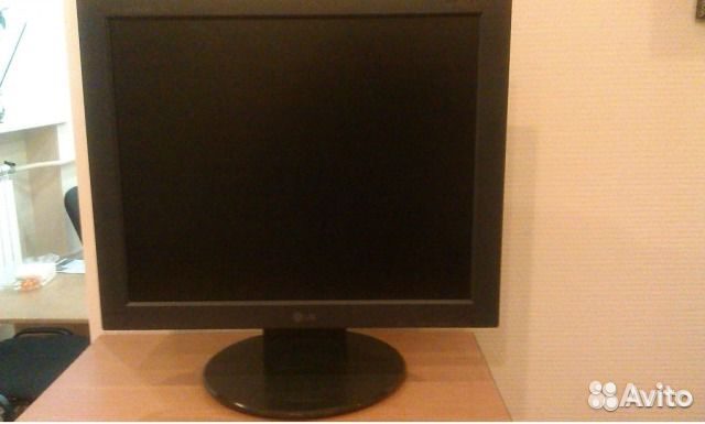 Продаю жк-монитор LG
