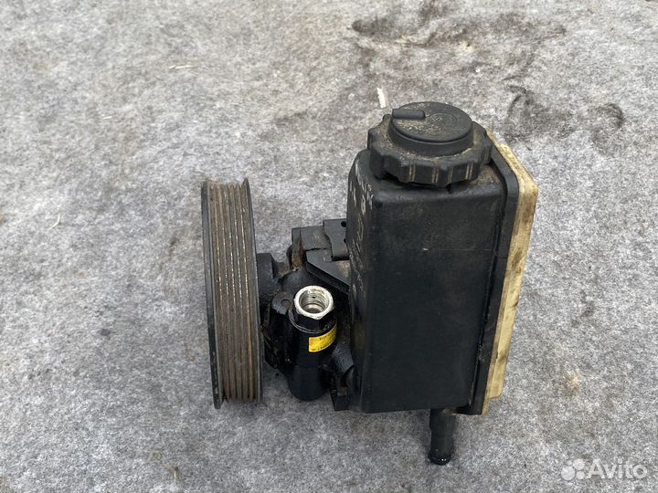 Насос Гура с бачком Opel Vectra B