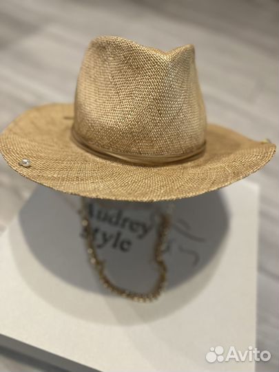 Соломенная шляпа бао Audrey Style с золотой цепью