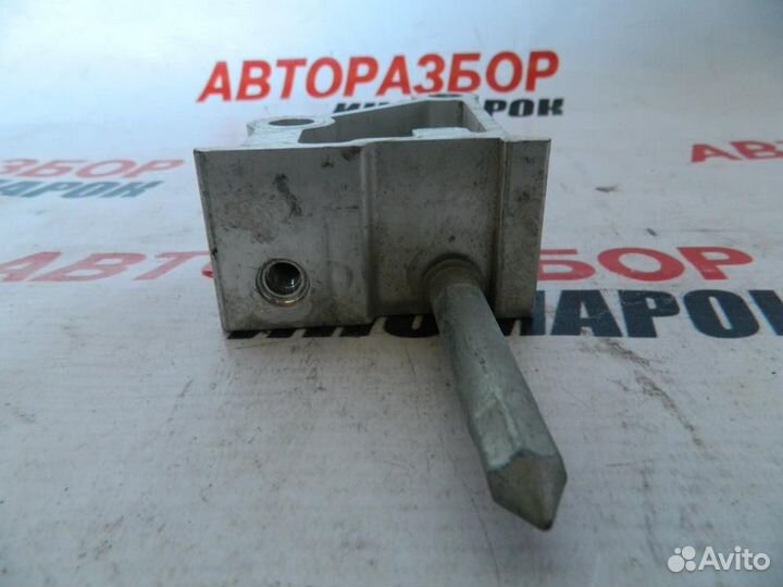 Кронштейн для Volkswagen Golf 5+ 2005-2014г