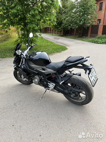 BMW S1000r