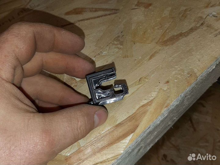 Напрвляющая фары Hyundai Solaris 2010)