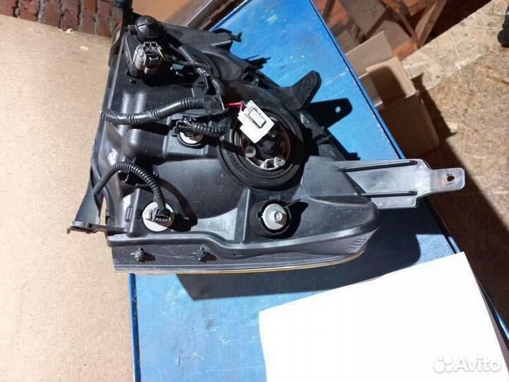 Фара правая галоген Honda Civic 7 2003-2006 ре