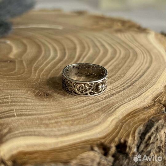 Серебряное кольцо