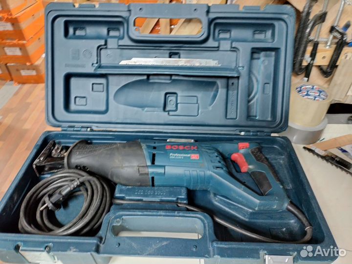 Сабельная пила Bosch Professional GSA1100E