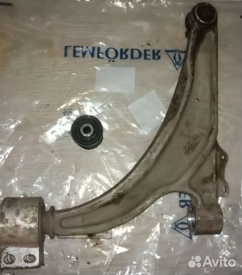 Передний правый рычаг Chevrolet Cruze 13272606