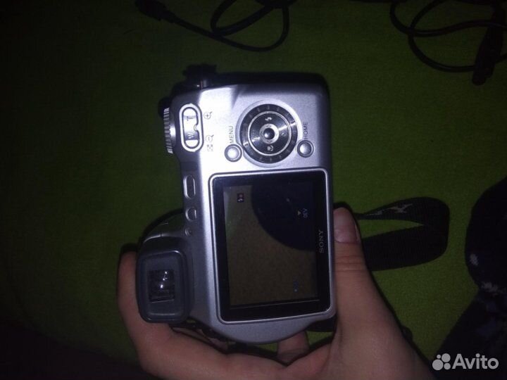 Продаю фотоаппарат sony