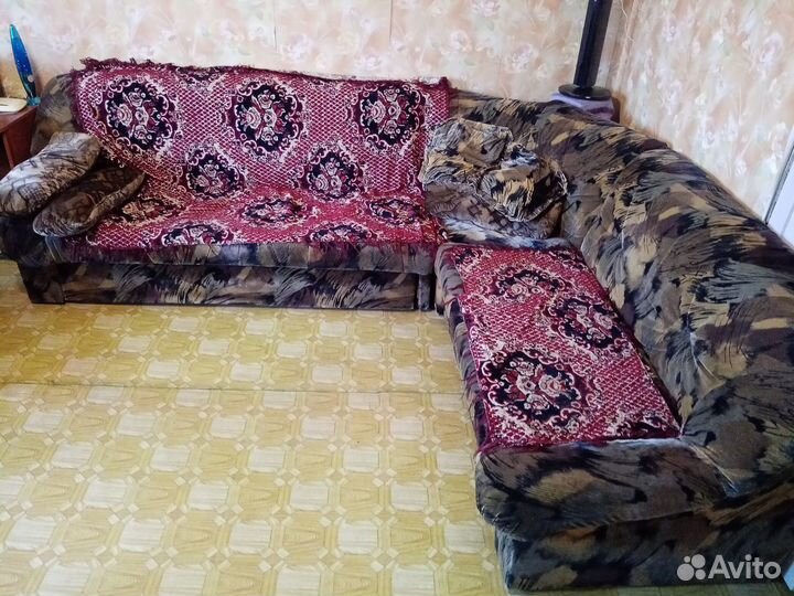 Продам угловой диван бу