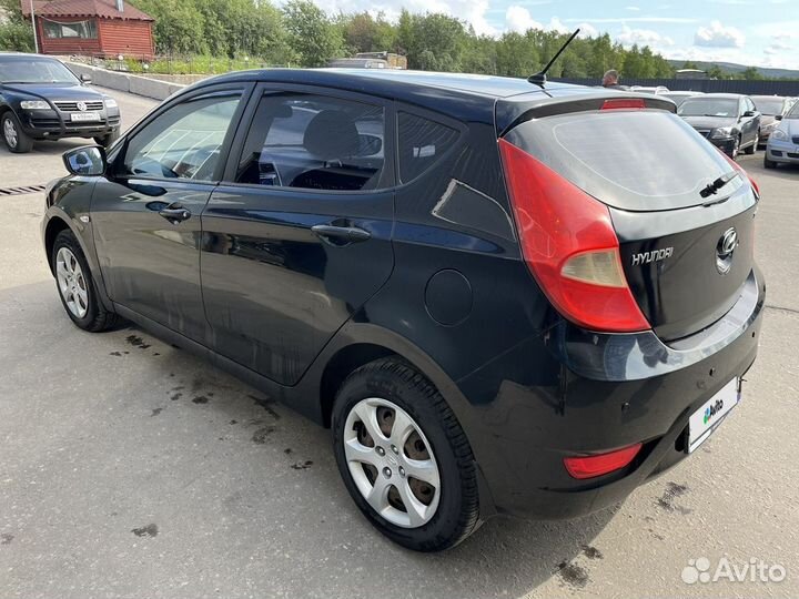 Hyundai Solaris 1.4 AT, 2011, 179 000 км