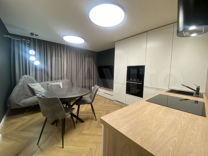 2-к. квартира, 67 м², 3/10 эт.