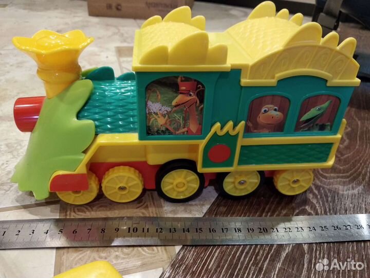 Поезд динозавров на р/у