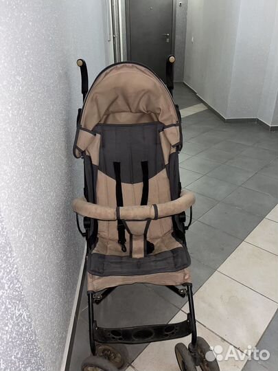 Прогулочная коляска кари