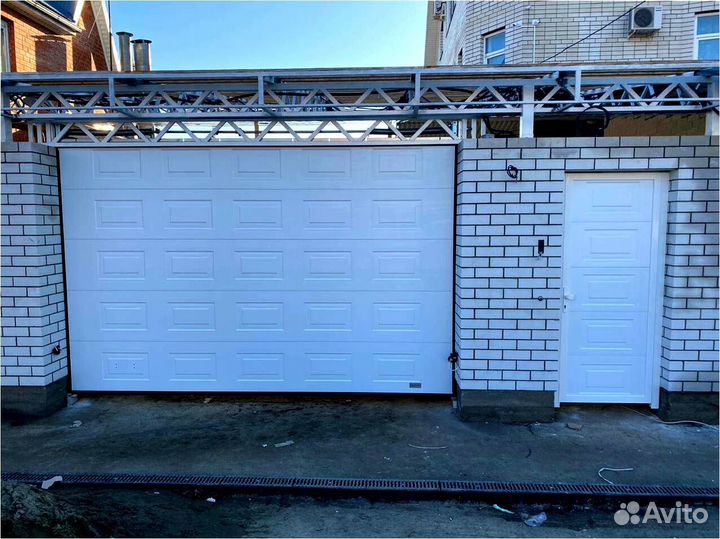 Секционные ворота 2625х2250 мм