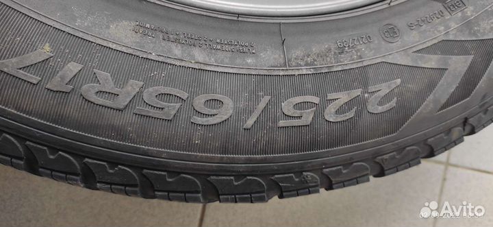 Goodyear UltraGrip 225/65 R17 102H