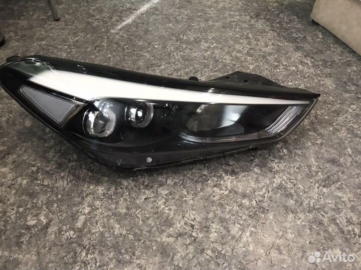 Фара правая hyundai tucson 2016