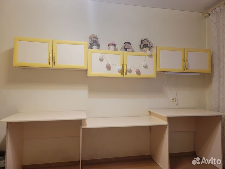 Письменный стол для школьника на двоих + шкафчики
