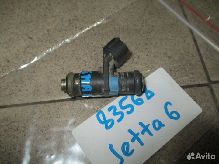 Форсунка инжекторная электрическая VW Jetta VI (1