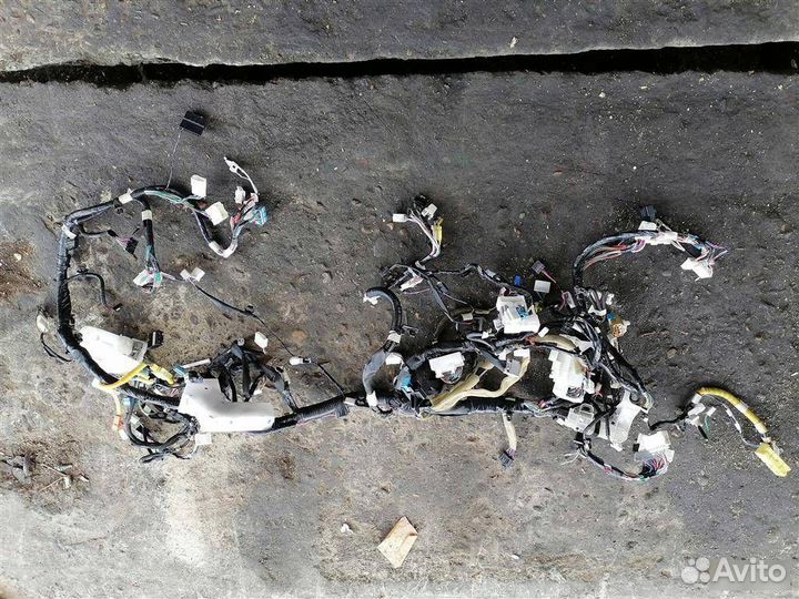 Проводка торпедо Toyota RAV4