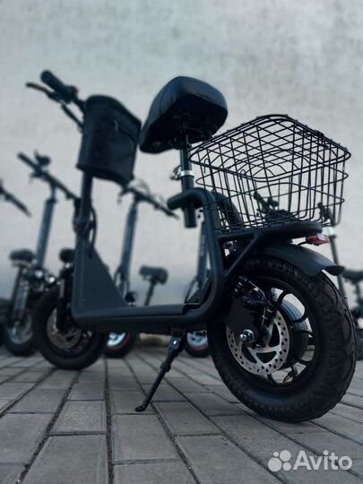 Электросамокат с большими колесами