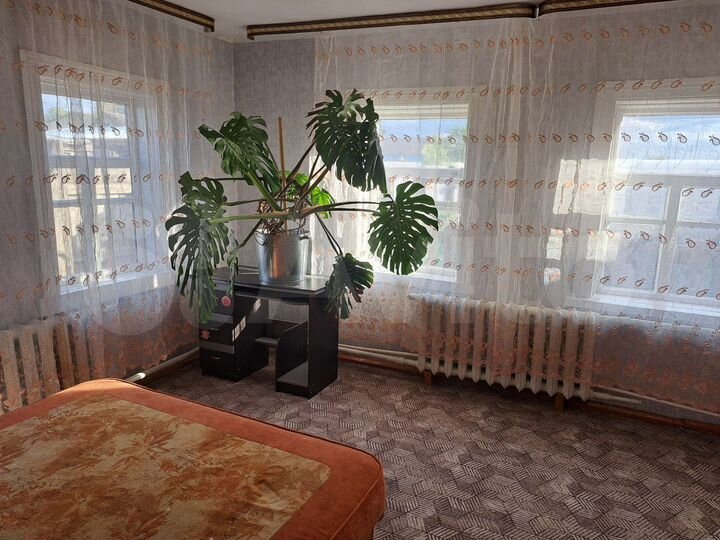 Дом 100 м² на участке 8 сот.