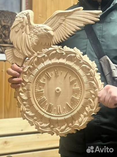 Часы орел резные из дерева декор сувенир