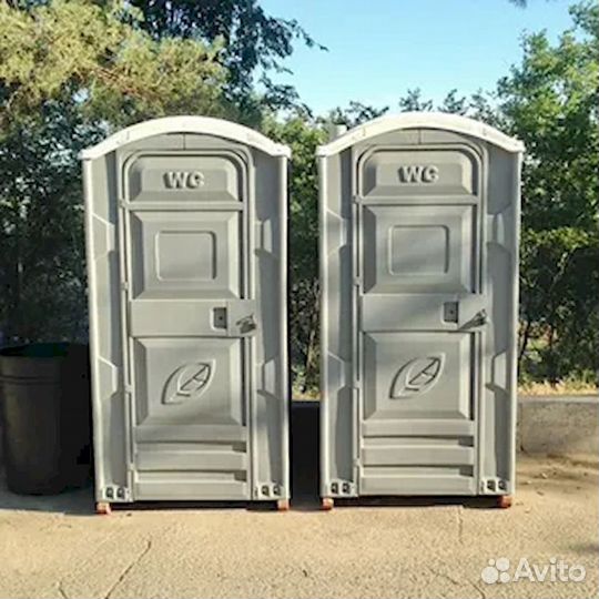 Туалетная кабинка для уличного загородного использования