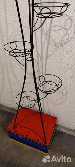 Подставка для цветов напольная металлическая