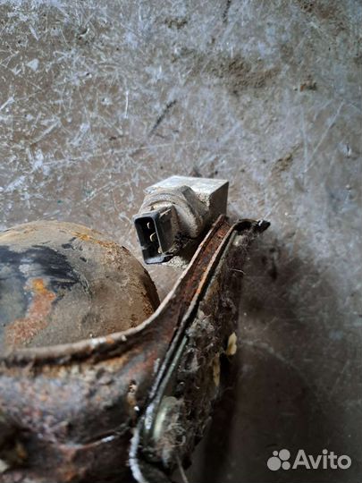 Гидроаккумулятор задний левый Mercedes W140