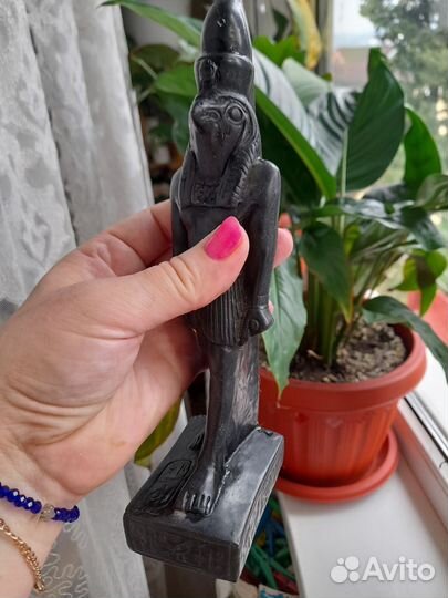 Египетские статуэтки из камня