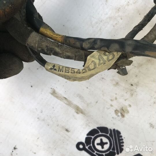 Проводка топливного насоса Mitsubishi Lancer C63A