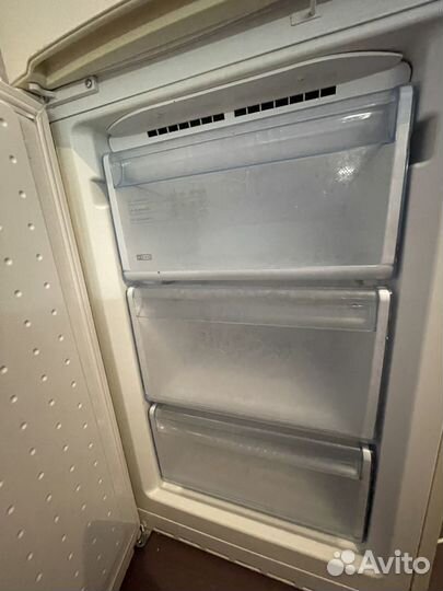 Продам б/у двухкамерный холодильник bosh