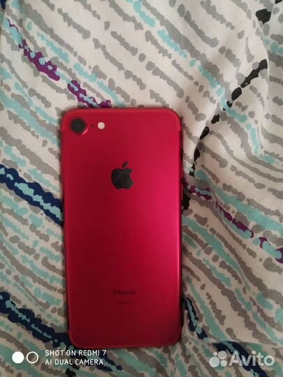 Телефон iPhone 7
