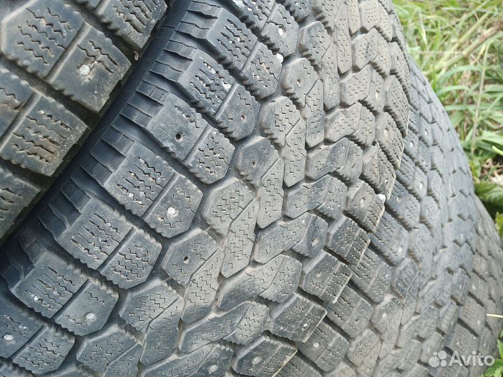 Yokohama Ice Guard F700S 215/55 R16