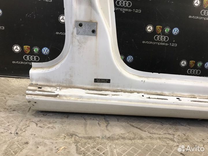 Центральная стойка кузова правая Audi A3 8P ccza