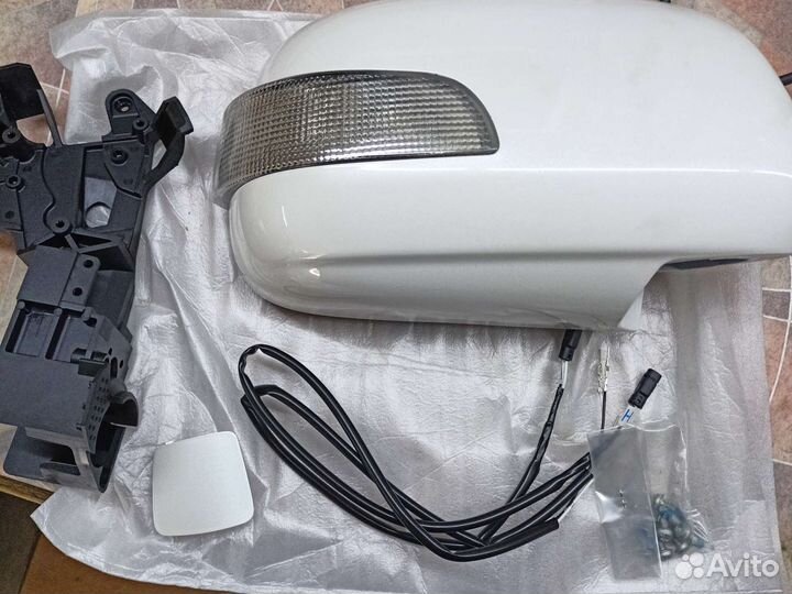 Боковое зеркало