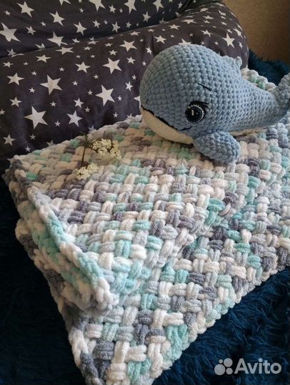 Вязаный плед ручной работы