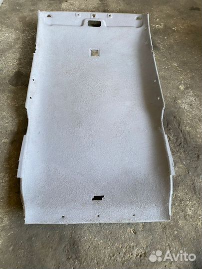 Обшивка потолка Nissan Avenir